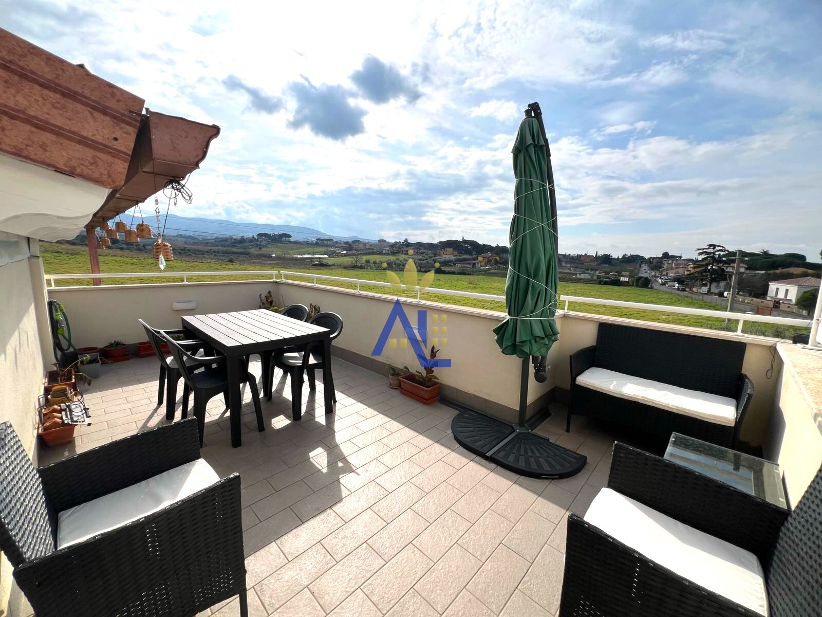 Attico con vista panoramica sui castelli romani