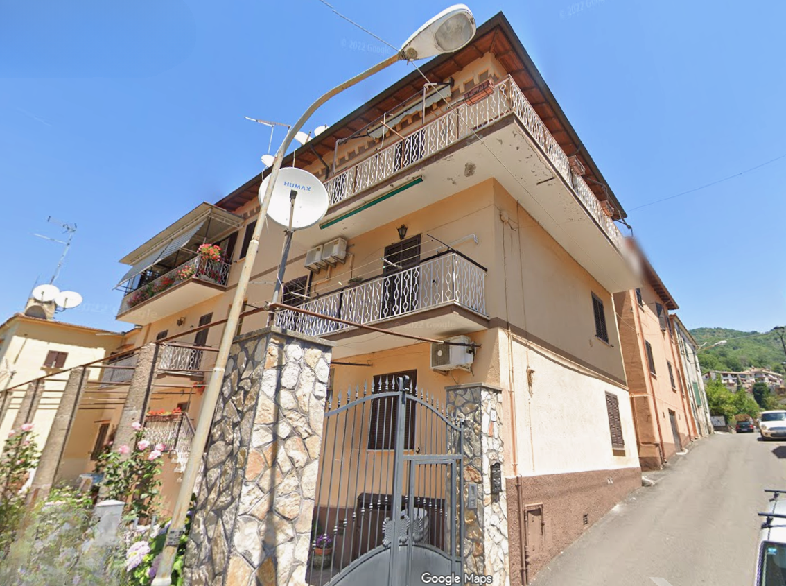 POLI (Roma) – Trilocale con entrata indipendente